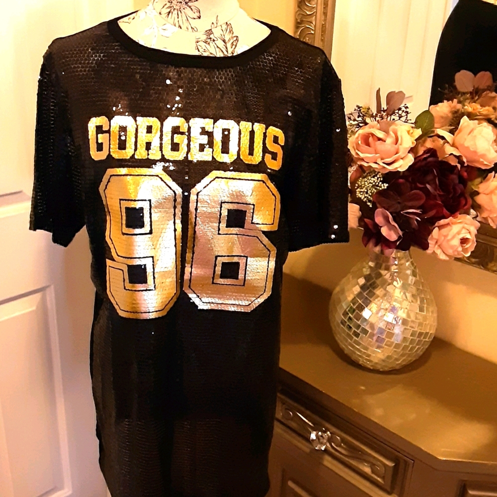 🖤💛 Gorgeous Tee